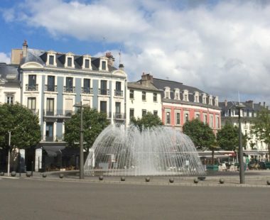 Place_de_Verdun,_Tarbes,_Hautes-Pyrénées,_France